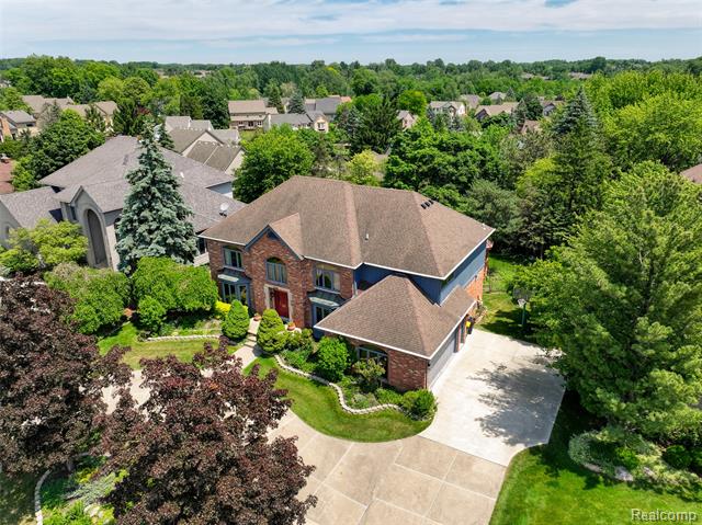Builiding view fifty two for 29342 Strathmore, Farmington, MI. 48331