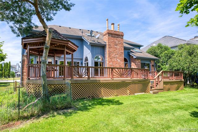 Builiding view forty five for 29342 Strathmore, Farmington, MI. 48331
