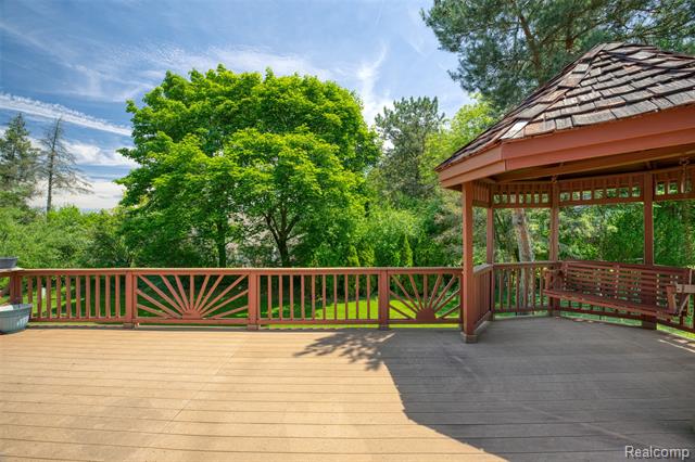 Builiding view forty seven for 29342 Strathmore, Farmington, MI. 48331