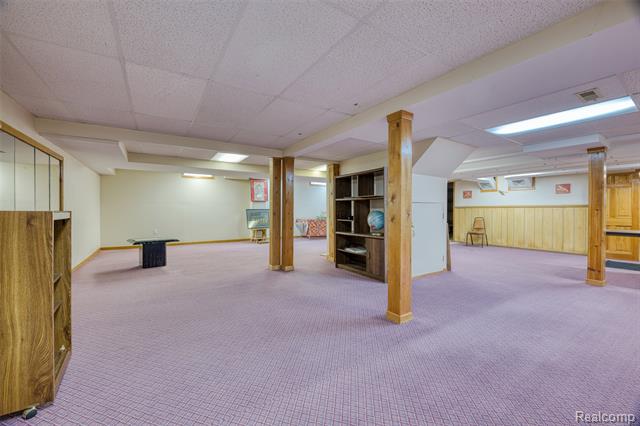Builiding view forty two for 29342 Strathmore, Farmington, MI. 48331