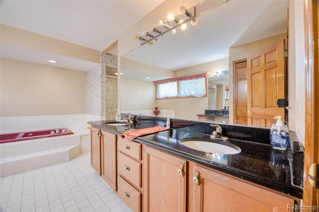 Builiding view thirty one for 29342 Strathmore, Farmington, MI. 48331