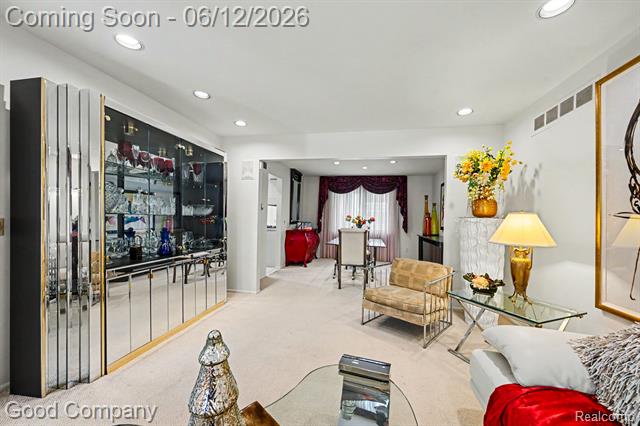 Builiding view eight for 30049 Mayfair, Farmington, MI. 48331