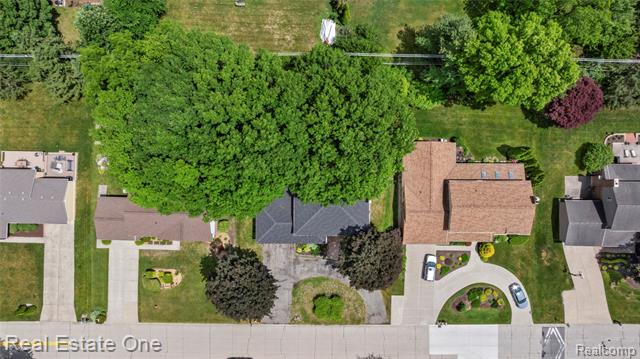Builiding view fifty four for 30056 Mayfair, Farmington, MI. 48331