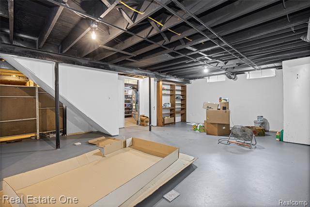 Builiding view fifty one for 30056 Mayfair, Farmington, MI. 48331