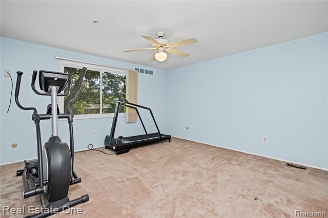 Builiding view forty six for 30056 Mayfair, Farmington, MI. 48331