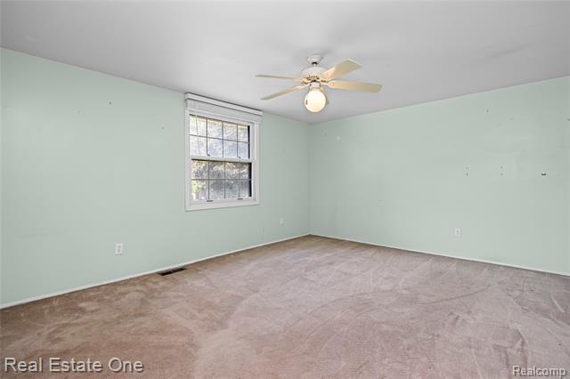 Builiding view forty two for 30056 Mayfair, Farmington, MI. 48331