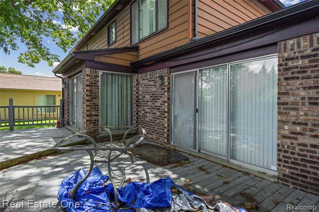 Builiding view seven for 30056 Mayfair, Farmington, MI. 48331