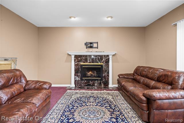Builiding view twenty seven for 30056 Mayfair, Farmington, MI. 48331