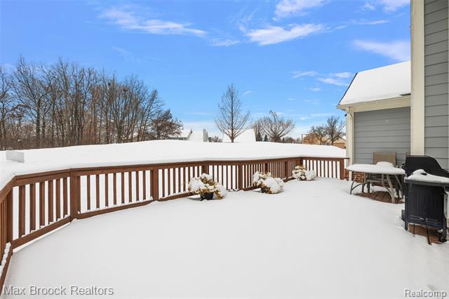 Builiding view seventeen for 30847 Palmer, Novi, MI. 48377