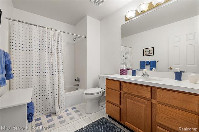 Builiding view sixteen for 30847 Palmer, Novi, MI. 48377