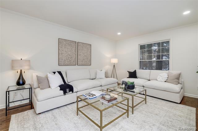 Builiding view fourteen for 25330 Devon, Franklin, MI. 48025