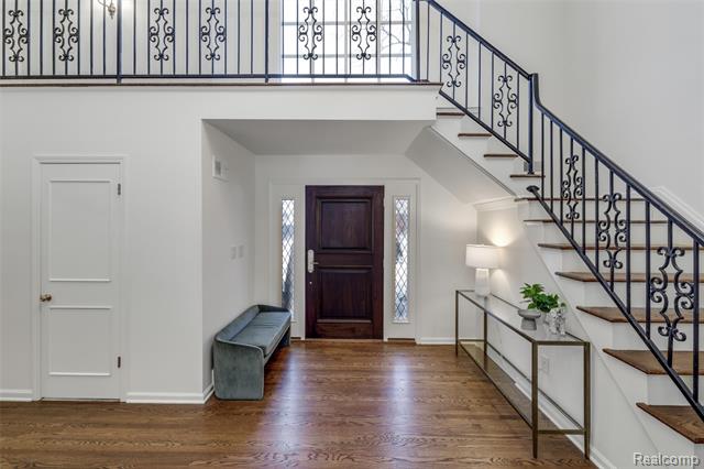 Builiding view one for 25330 Devon, Franklin, MI. 48025