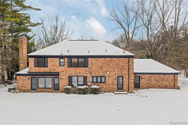 Builiding view thirty eight for 25330 Devon, Franklin, MI. 48025