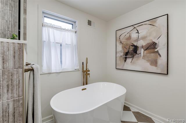 Builiding view thirty one for 25330 Devon, Franklin, MI. 48025