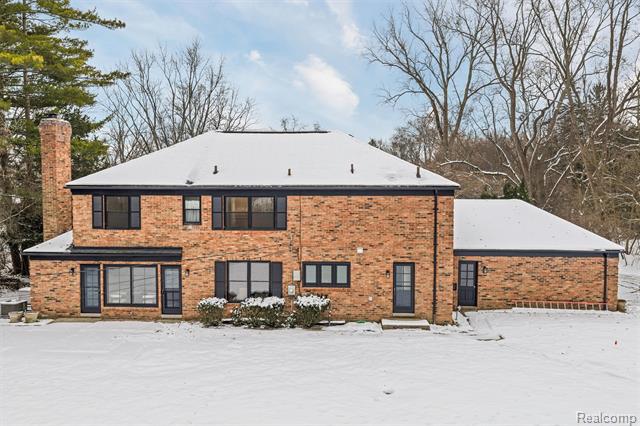 Builiding view thirty seven for 25330 Devon, Franklin, MI. 48025