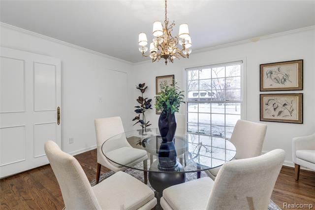 Builiding view twelve for 25330 Devon, Franklin, MI. 48025