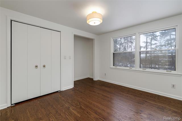 Builiding view twenty six for 25330 Devon, Franklin, MI. 48025