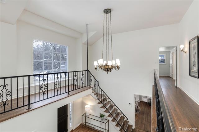 Builiding view twenty for 25330 Devon, Franklin, MI. 48025