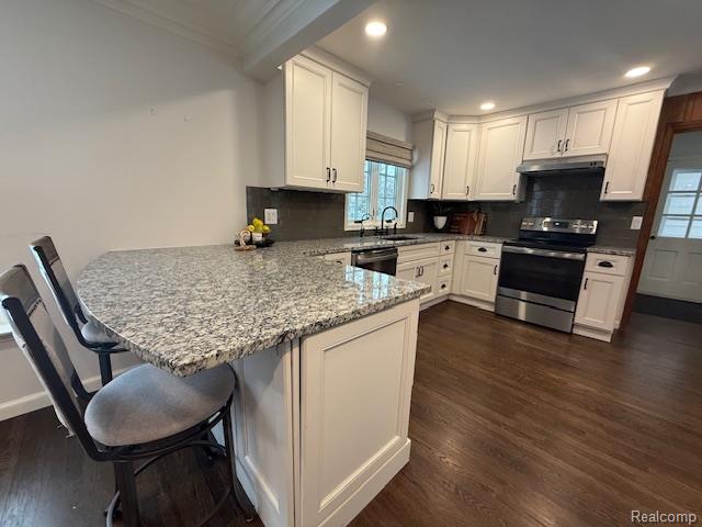 Builiding view thirty six for 24924 Riverwood, Franklin, MI. 48025