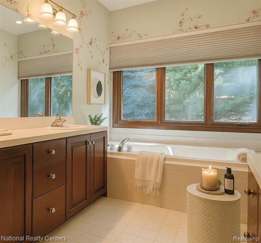 Builiding view fourteen for 28760 Hidden, Farmington, MI. 48331