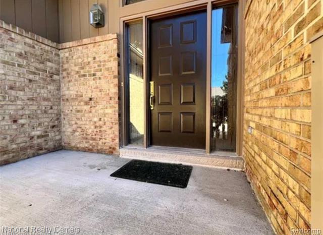 Builiding view three for 28760 Hidden, Farmington, MI. 48331