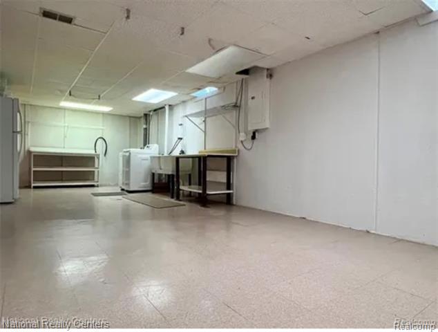 Builiding view twenty five for 28760 Hidden, Farmington, MI. 48331