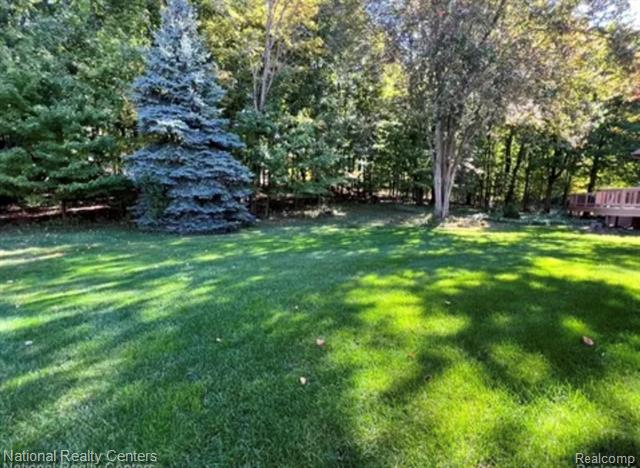 Builiding view twenty seven for 28760 Hidden, Farmington, MI. 48331