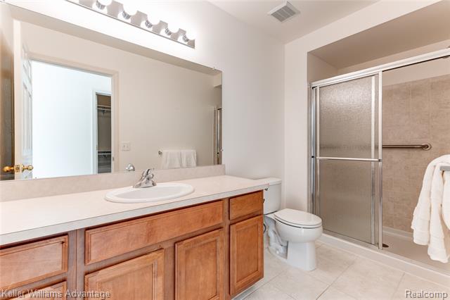 Builiding view seventeen for 40827 Lenox Park, Novi, MI. 48377