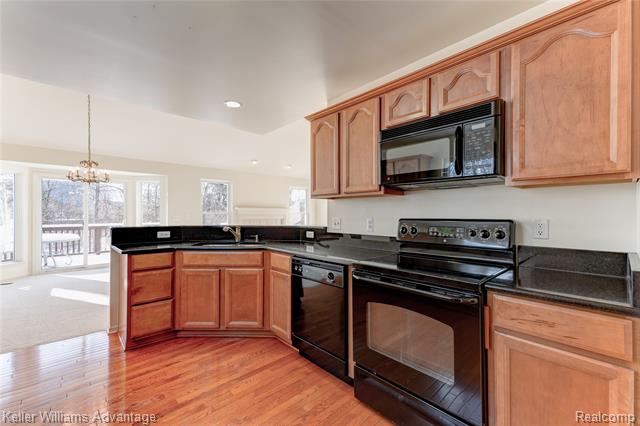 Builiding view ten for 40827 Lenox Park, Novi, MI. 48377