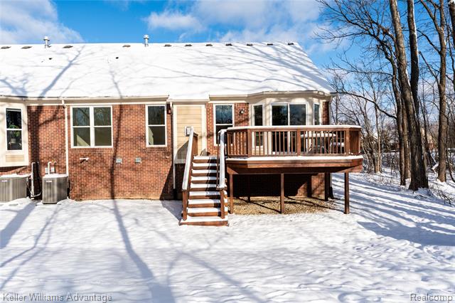 Builiding view twenty five for 40827 Lenox Park, Novi, MI. 48377