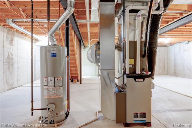 Builiding view twenty one for 40827 Lenox Park, Novi, MI. 48377