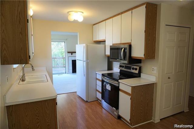 Builiding view five for 31056 Eagle, Novi, MI. 48377