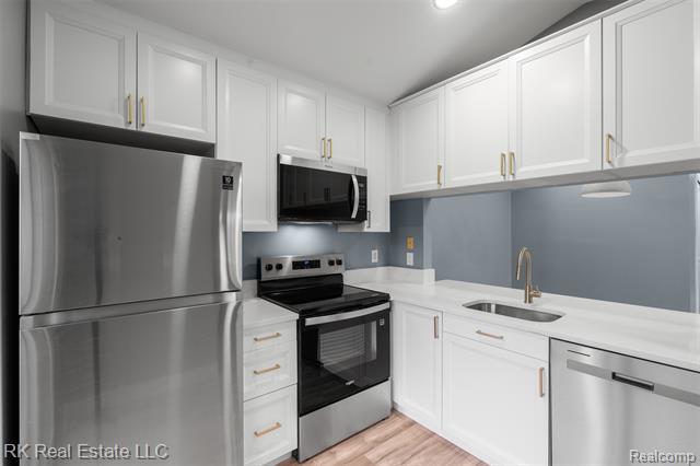 Builiding view nine for 44900 Bayview, Novi, MI. 48377