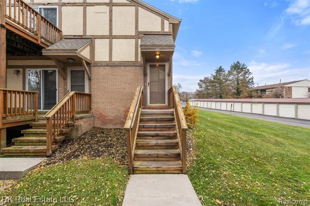 Builiding view one for 44900 Bayview, Novi, MI. 48377