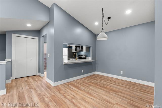 Builiding view six for 44900 Bayview, Novi, MI. 48377