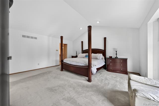 Builiding view fifty six for 30693 Huntsman E, Farmington, MI. 48331