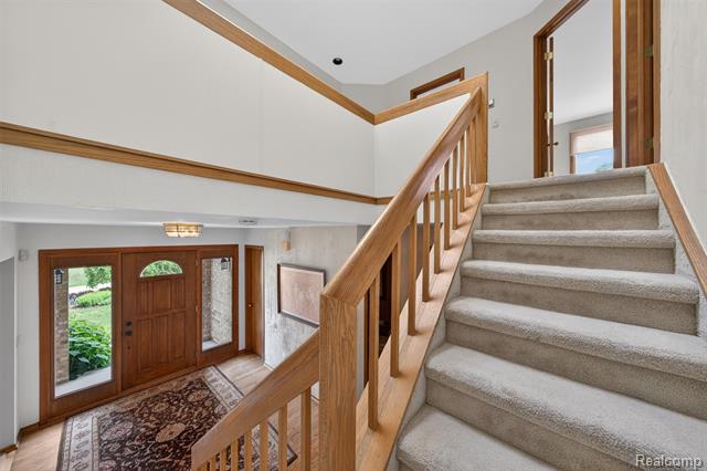 Builiding view fifty two for 30693 Huntsman E, Farmington, MI. 48331