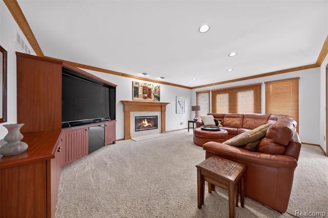 Builiding view forty two for 30693 Huntsman E, Farmington, MI. 48331