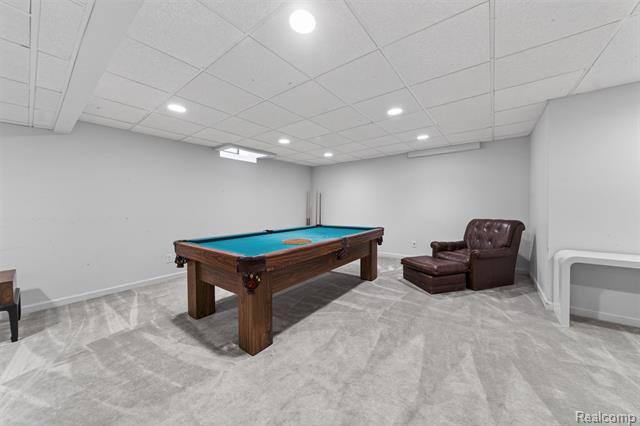 Builiding view seventy seven for 30693 Huntsman E, Farmington, MI. 48331
