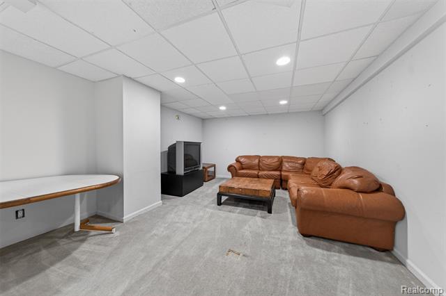 Builiding view seventy three for 30693 Huntsman E, Farmington, MI. 48331