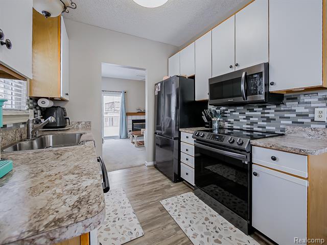 Builiding view five for 41399 Belden, Novi, MI. 48377