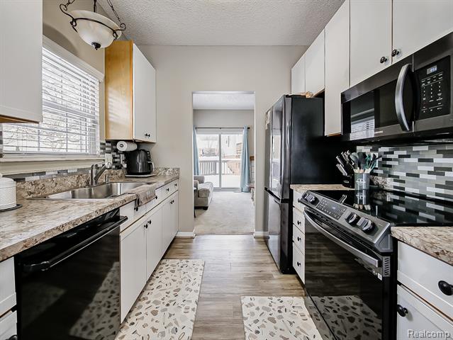 Builiding view four for 41399 Belden, Novi, MI. 48377