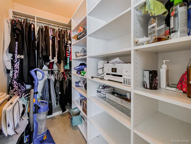 Builiding view seventeen for 41399 Belden, Novi, MI. 48377