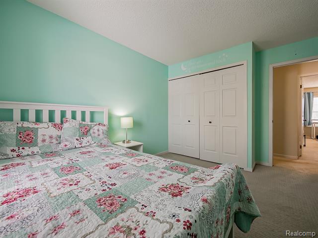 Builiding view ten for 41399 Belden, Novi, MI. 48377