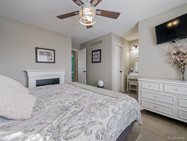 Builiding view thirteen for 41399 Belden, Novi, MI. 48377