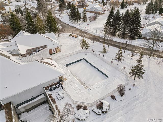 Builiding view thirty three for 41399 Belden, Novi, MI. 48377