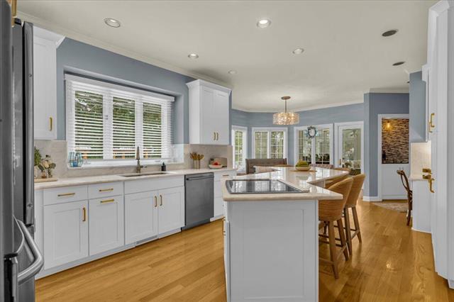 Builiding view eleven for 31495 Sleepy Hollow, Franklin, MI. 48025