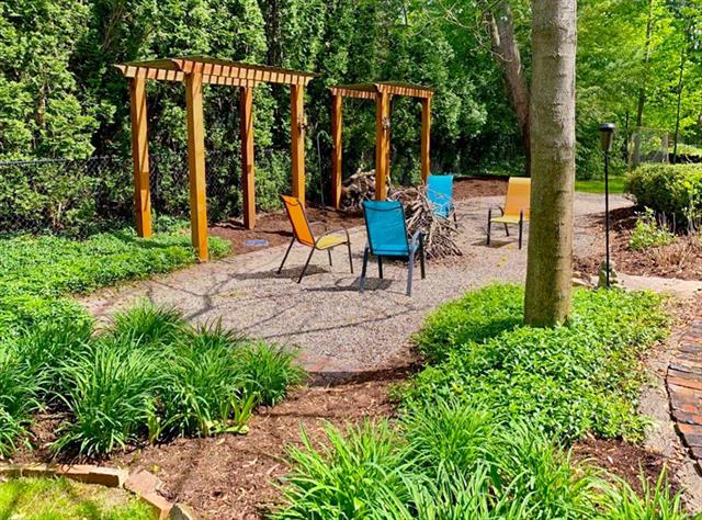 Builiding view forty for 31495 Sleepy Hollow, Franklin, MI. 48025