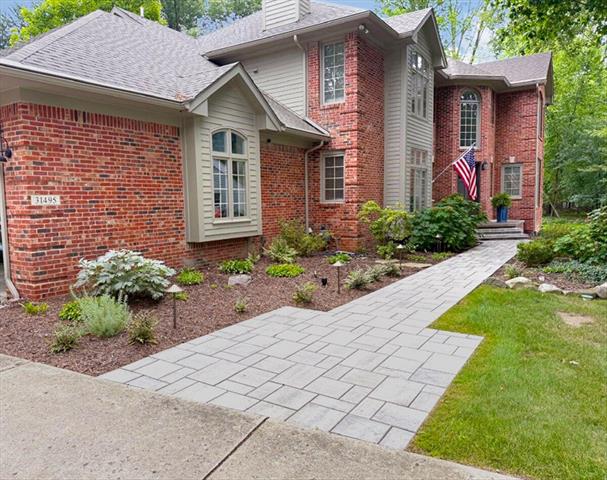 Builiding view one for 31495 Sleepy Hollow, Franklin, MI. 48025