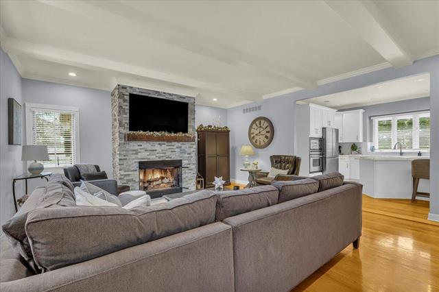 Builiding view seven for 31495 Sleepy Hollow, Franklin, MI. 48025